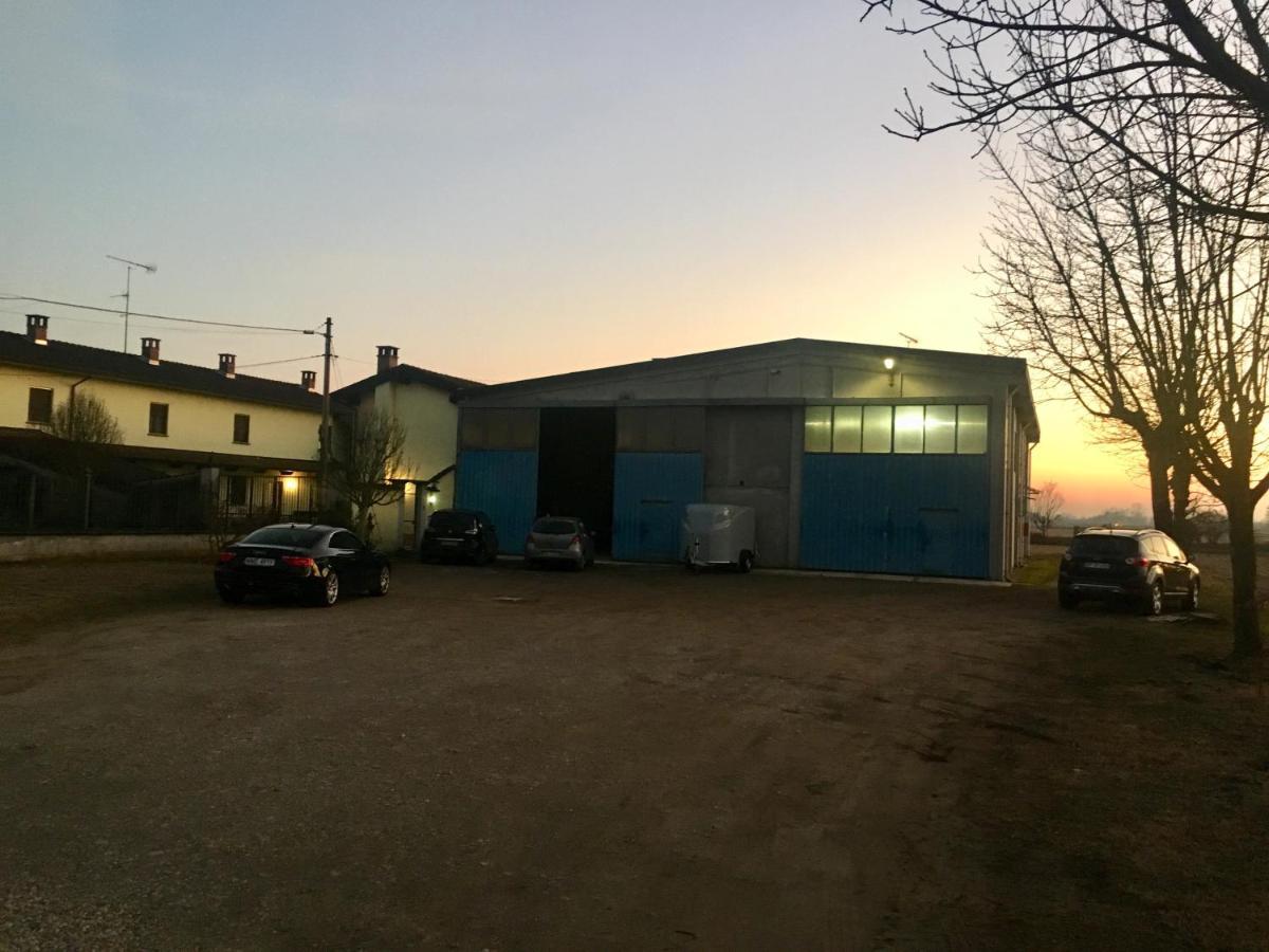 B&B Dallo Zio Отобиано Екстериор снимка