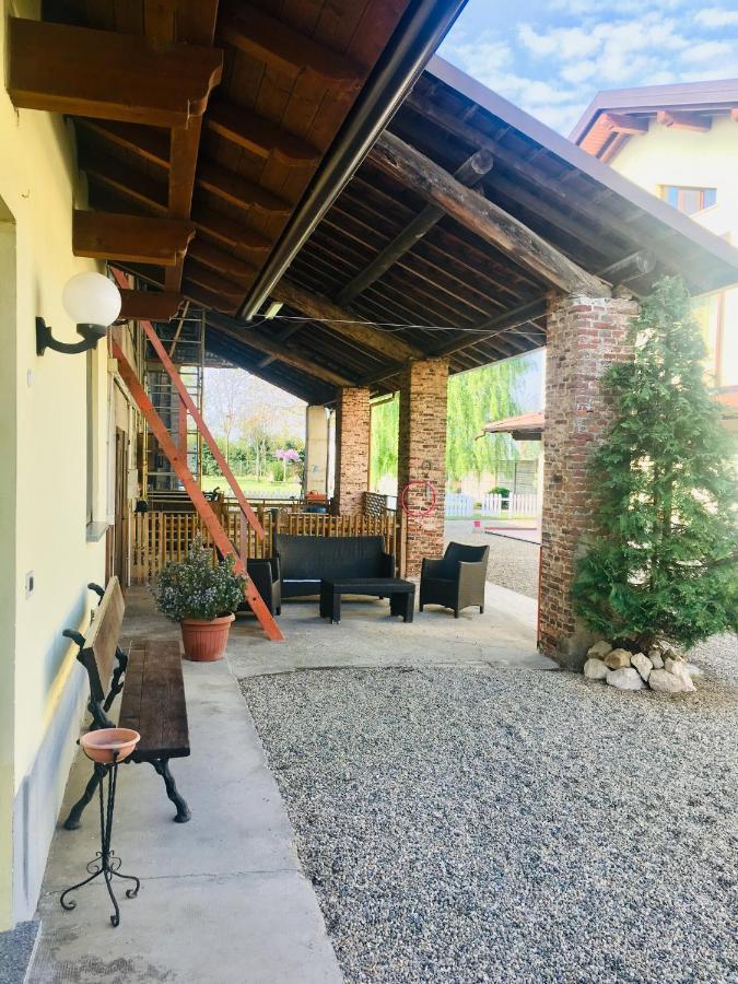 B&B Dallo Zio Отобиано Екстериор снимка